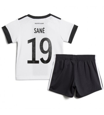Lacne Dětský Futbalové dres Nemecko Leroy Sane #19 MS 2022 Krátky Rukáv - Domáci (+ trenírky)
